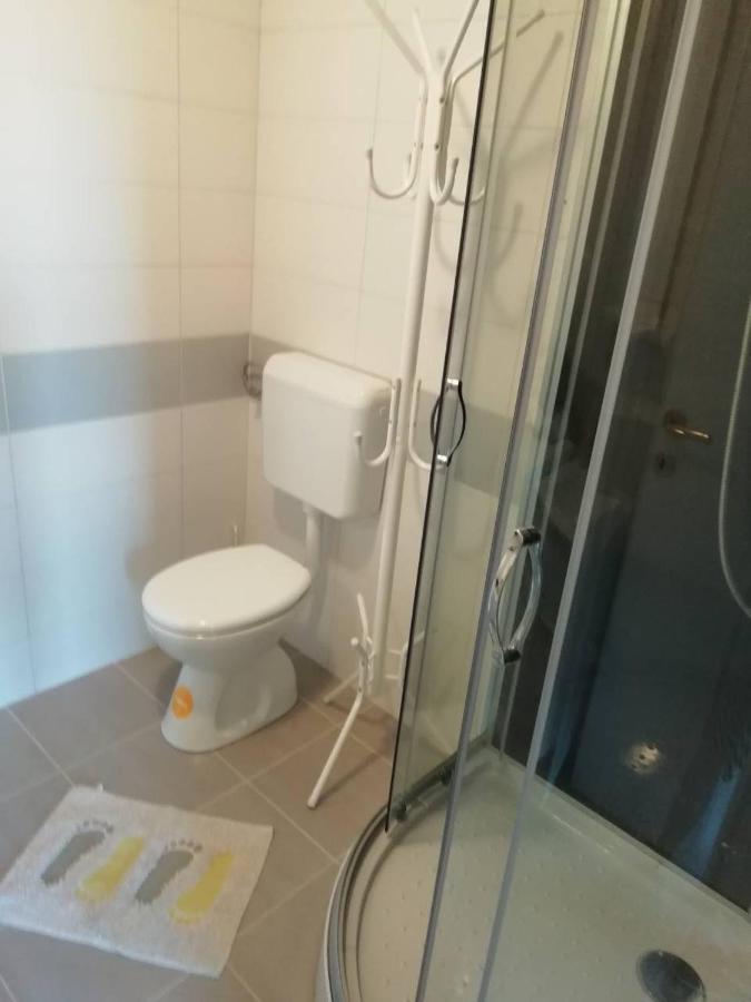 Deni09 Apartment Pomer Ngoại thất bức ảnh