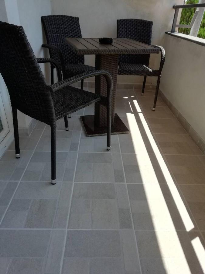 Deni09 Apartment Pomer Ngoại thất bức ảnh