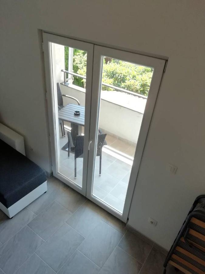 Deni09 Apartment Pomer Ngoại thất bức ảnh