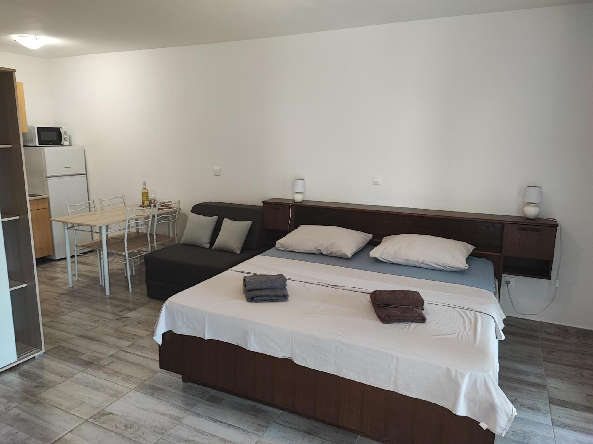 Deni09 Apartment Pomer Ngoại thất bức ảnh