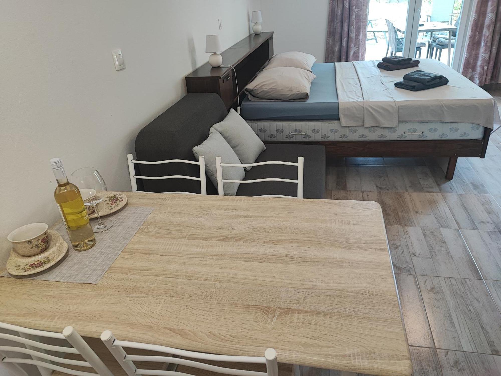 Deni09 Apartment Pomer Ngoại thất bức ảnh
