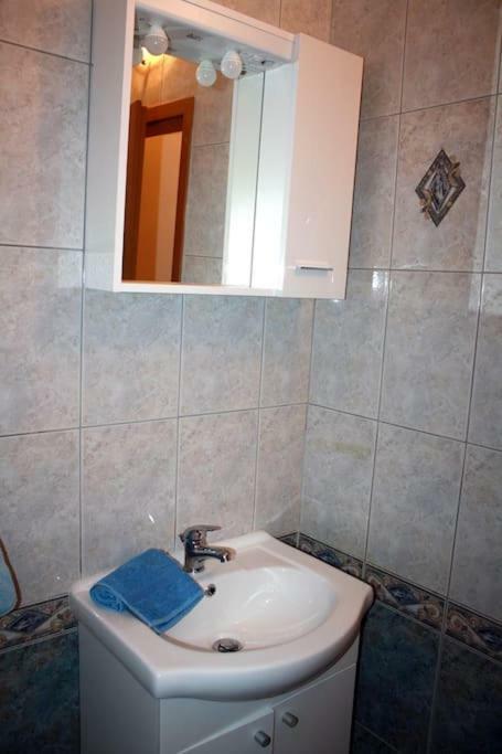Deni09 Apartment Pomer Ngoại thất bức ảnh