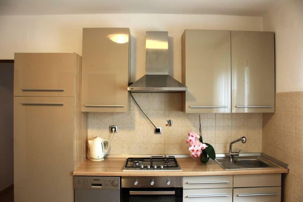 Deni09 Apartment Pomer Ngoại thất bức ảnh